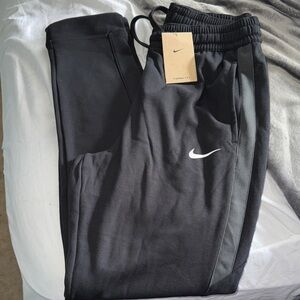 Nike Men’s  Showtime joggers